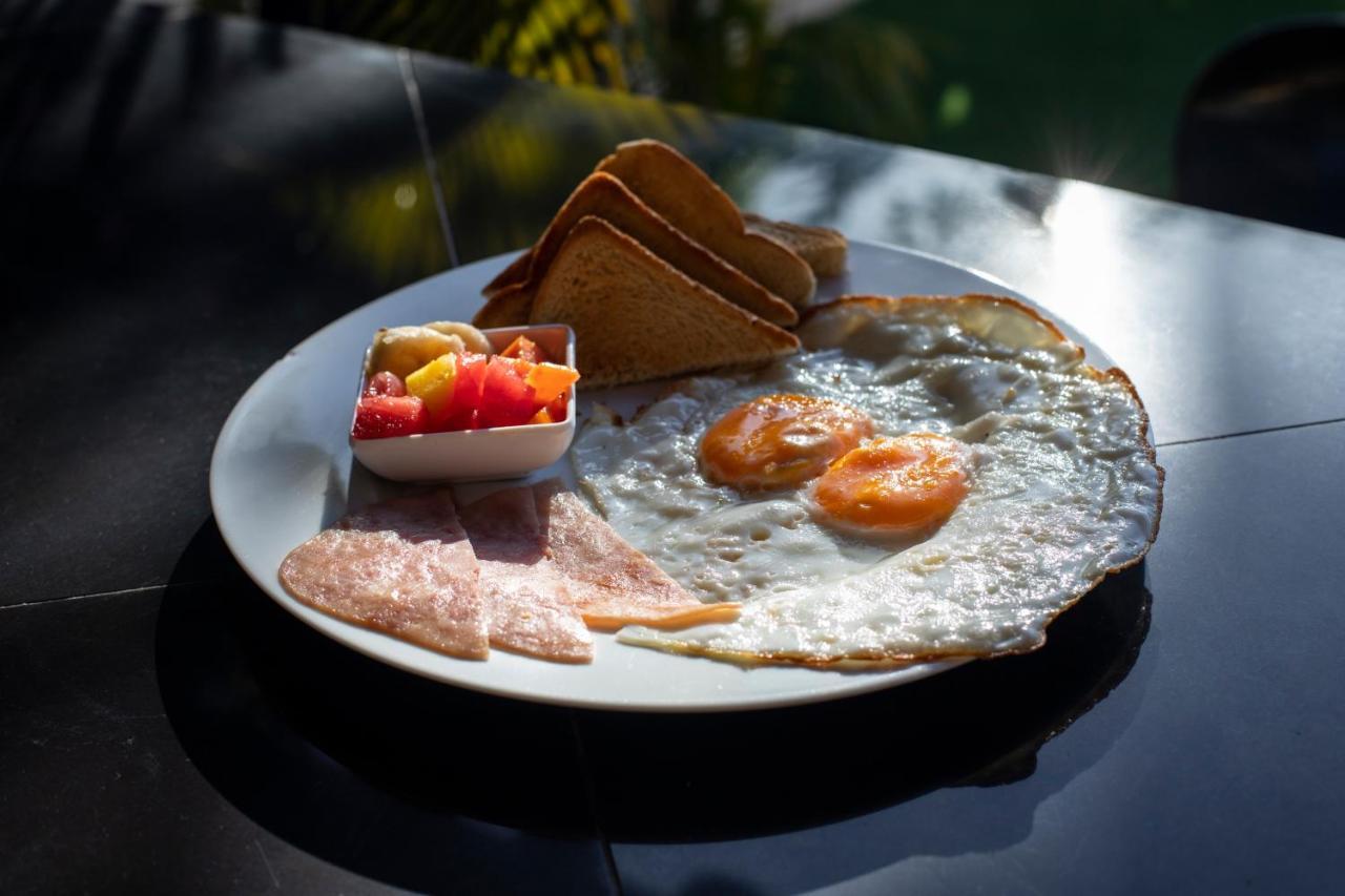 Roxy'S Bed & Breakfast 博卡奇卡 外观 照片
